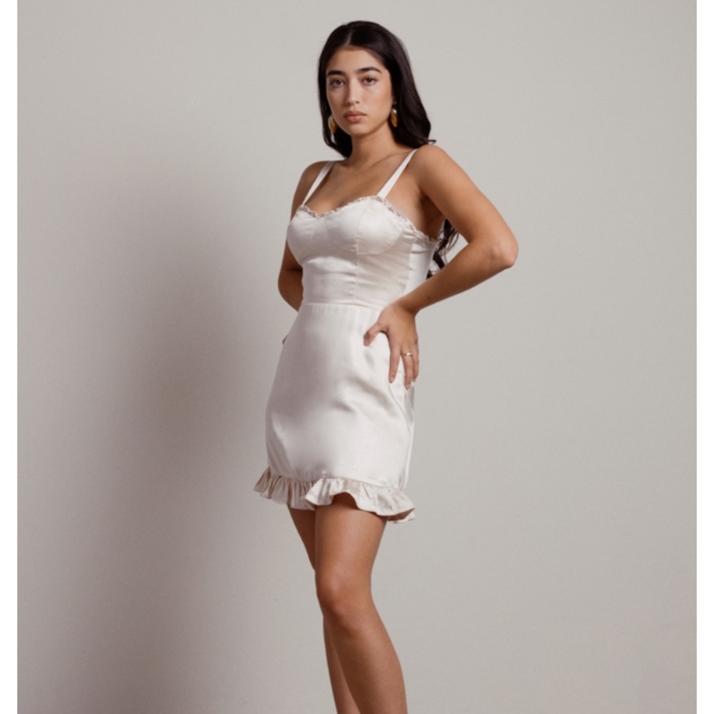 BUST CUP A-LINE RUFFLE DRESS